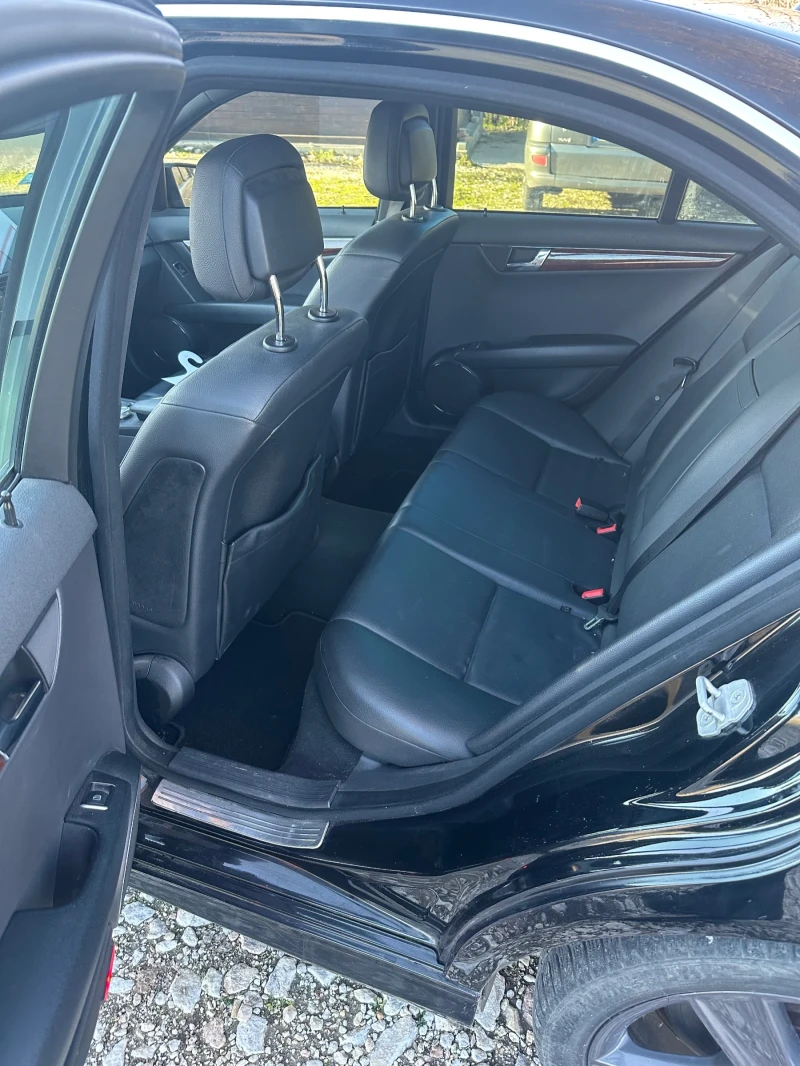 Mercedes-Benz C 300, снимка 10 - Автомобили и джипове - 52740208