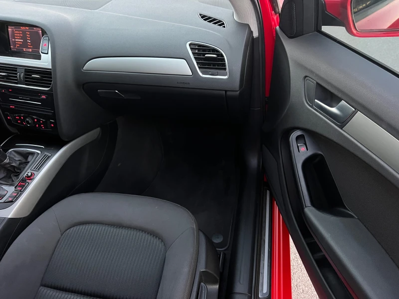 Audi A4 1.8T LED/XENON/NAVI/6sk/PODGREV/UNIKAT, снимка 12 - Автомобили и джипове - 52797454