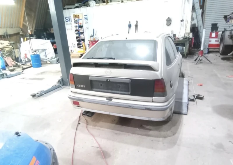 Opel Kadett GSI, снимка 5 - Автомобили и джипове - 53079265