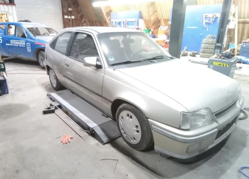 Opel Kadett GSI, снимка 2 - Автомобили и джипове - 53079265