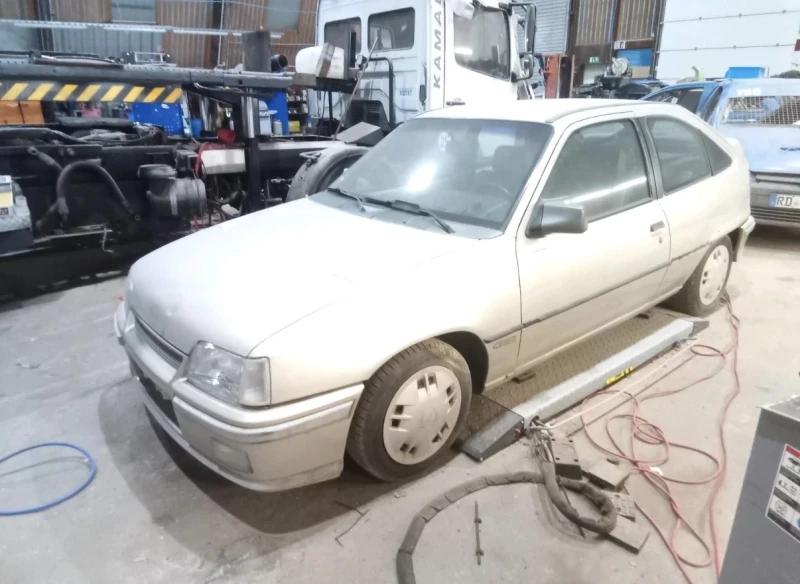 Opel Kadett GSI, снимка 4 - Автомобили и джипове - 53079265