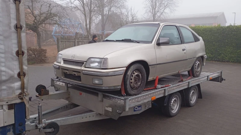 Opel Kadett GSI, снимка 8 - Автомобили и джипове - 53079265