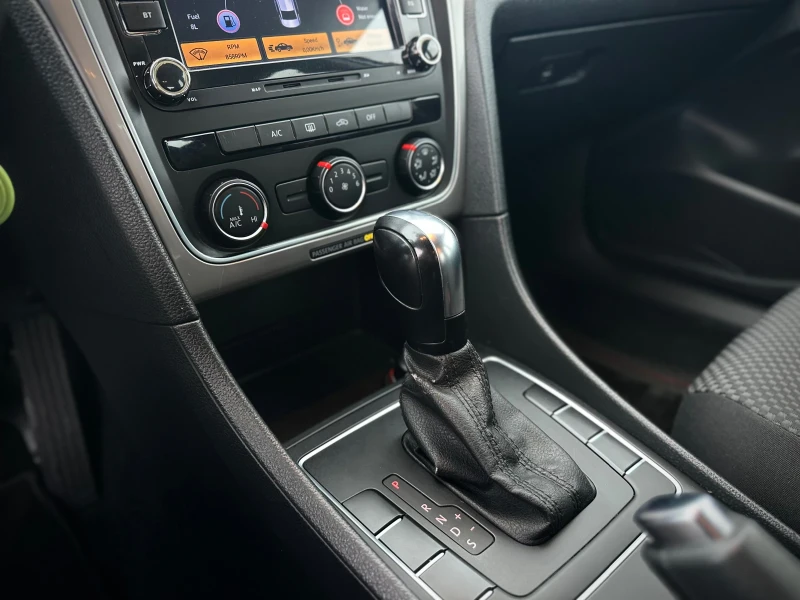 VW Passat Автомат, снимка 11 - Автомобили и джипове - 53329118