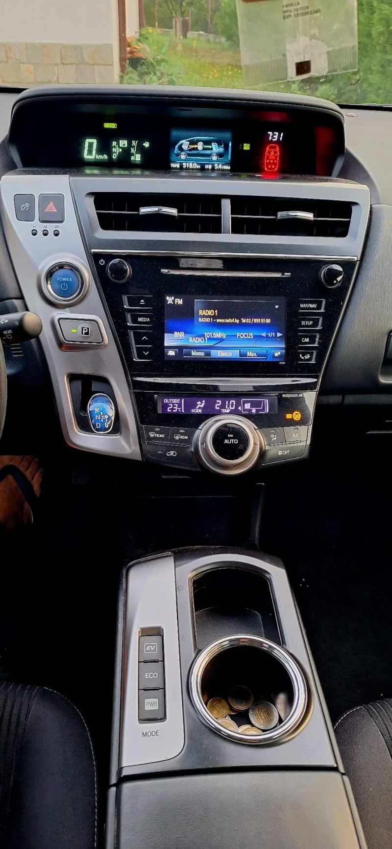 Toyota Prius Prius plus 1.8 hibrid 7 местен, снимка 9 - Автомобили и джипове - 53390384