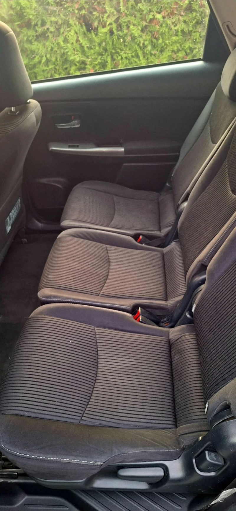 Toyota Prius Prius plus 1.8 hibrid 7 местен, снимка 6 - Автомобили и джипове - 53390384