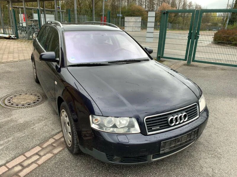 Audi A4 1.8т куатро босе, снимка 3 - Автомобили и джипове - 47529510