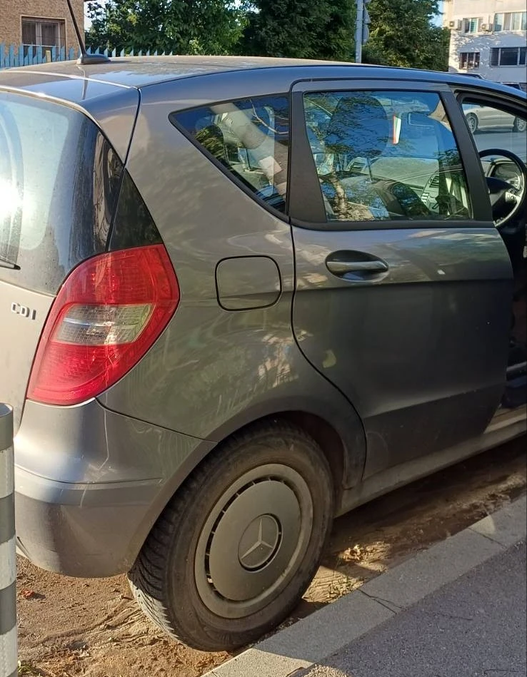 Mercedes-Benz A 160 2.0 CDI , снимка 4 - Автомобили и джипове - 55157938