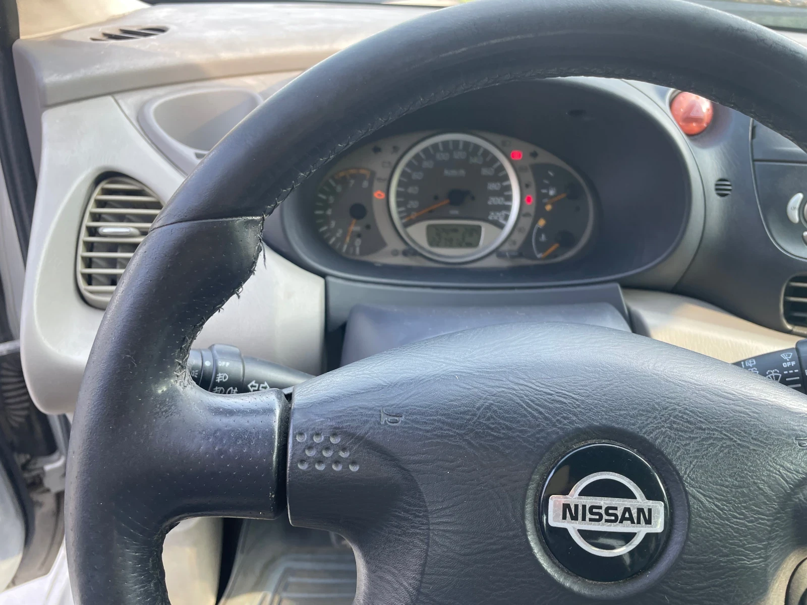 Nissan Almera tino  - изображение 5