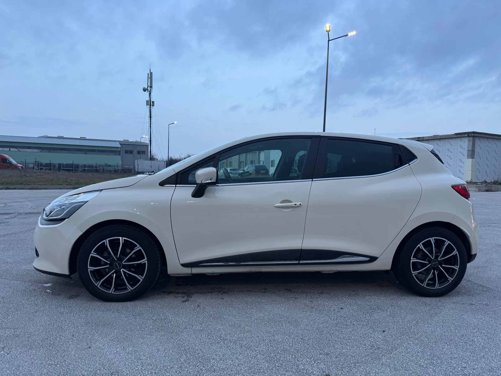 Renault Clio AUTOMAT-1.5dci-NAVI-95000km - изображение 4