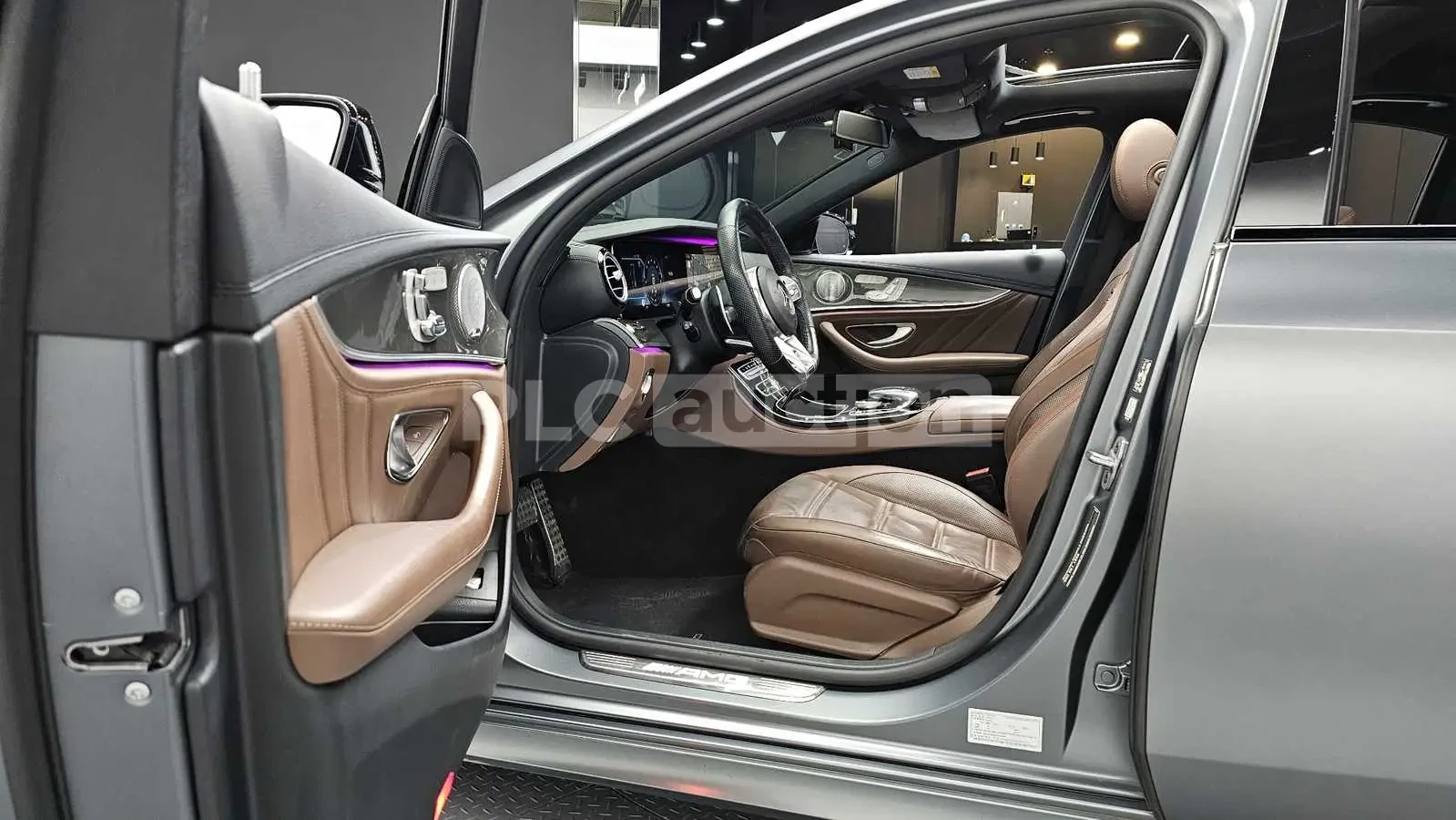 Mercedes-Benz E 53 AMG 2019* DIGITAL* BURMASTER* PANO* ОБДУХ* КРАЙНА ЦЕНА, снимка 13 - Автомобили и джипове - 54018987