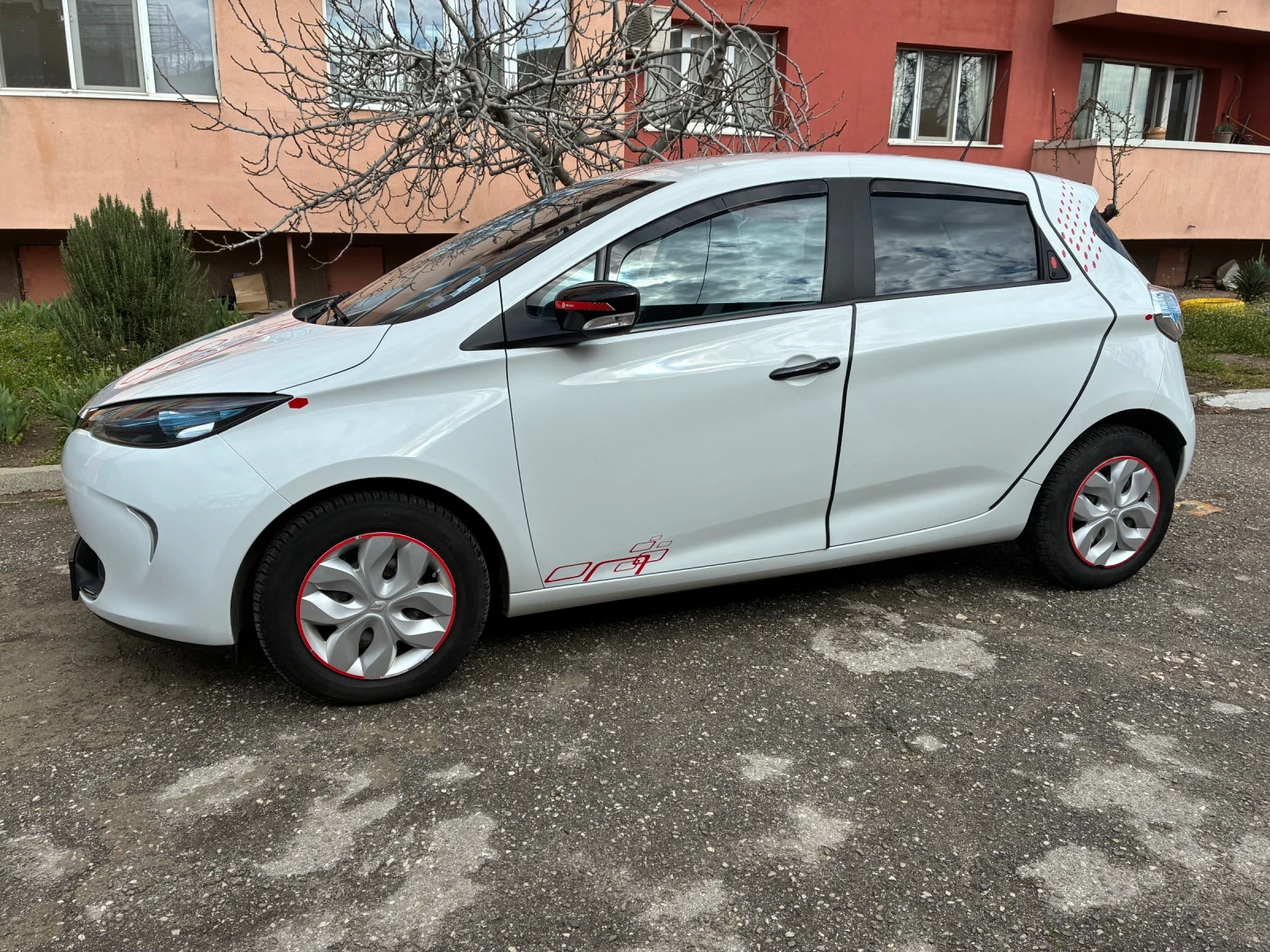 Renault Zoe Q210 26kWh, снимка 3 - Автомобили и джипове - 54030307