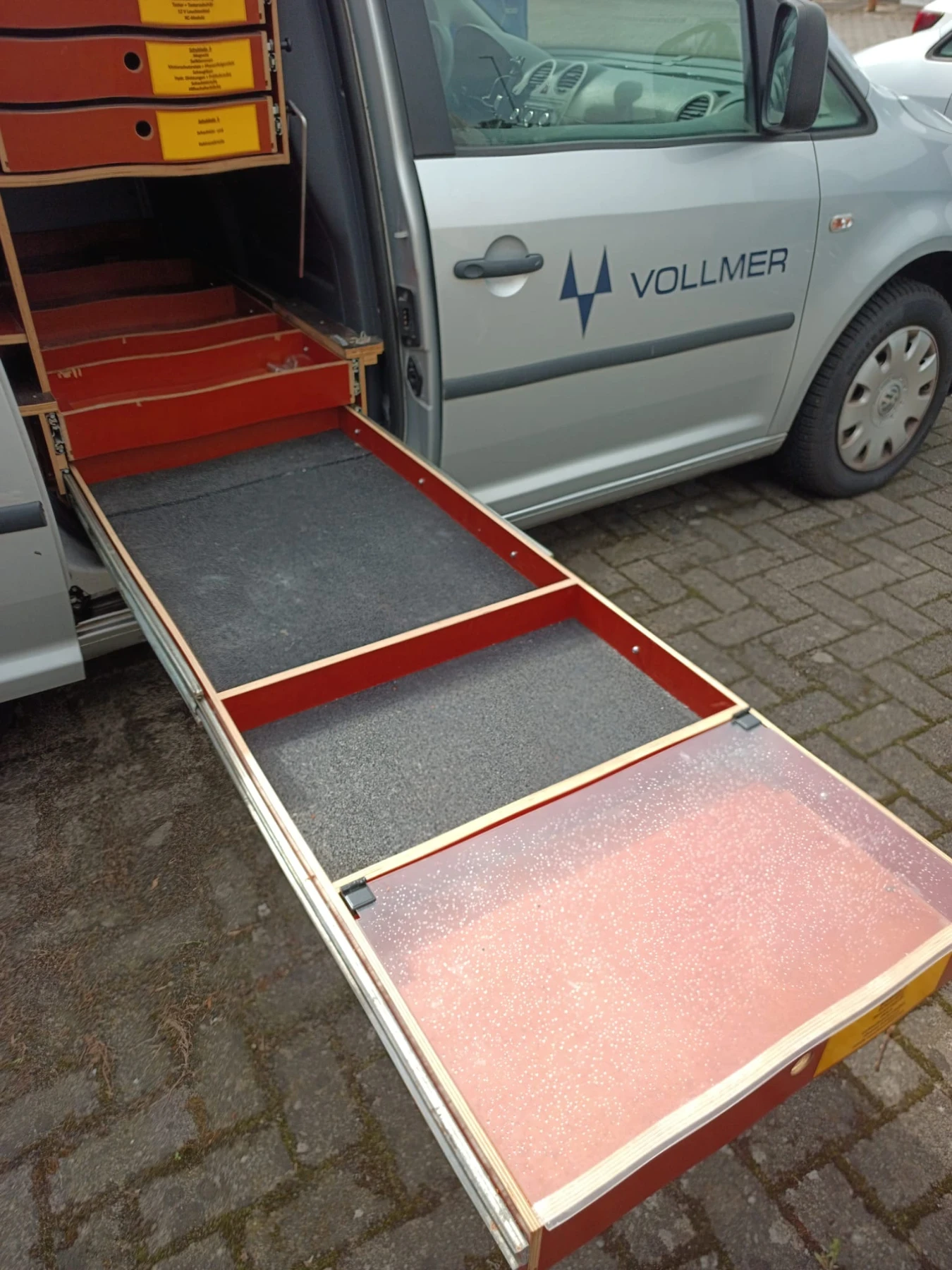 VW Caddy 1.6 dizel, снимка 14 - Автомобили и джипове - 54122243