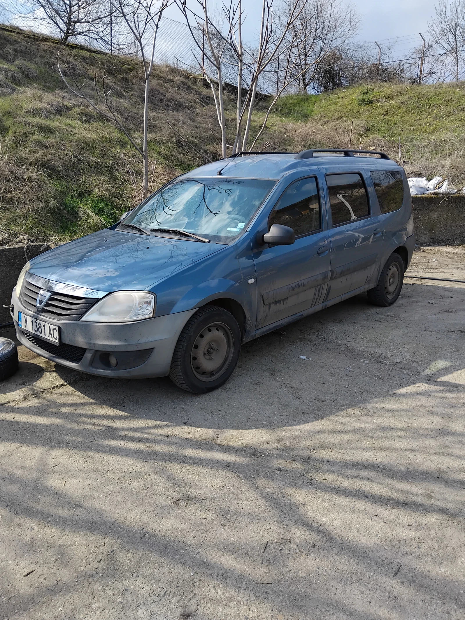 Dacia Logan, снимка 2 - Автомобили и джипове - 54427778