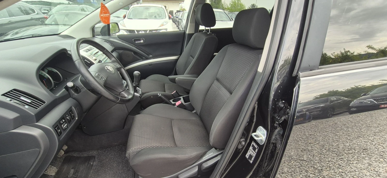 Toyota Corolla verso 2.2D-136кс. 7мес., снимка 13 - Автомобили и джипове - 54478123