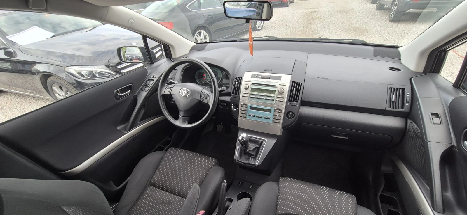 Toyota Corolla verso 2.2D-136кс. 7мес., снимка 15 - Автомобили и джипове - 54478123