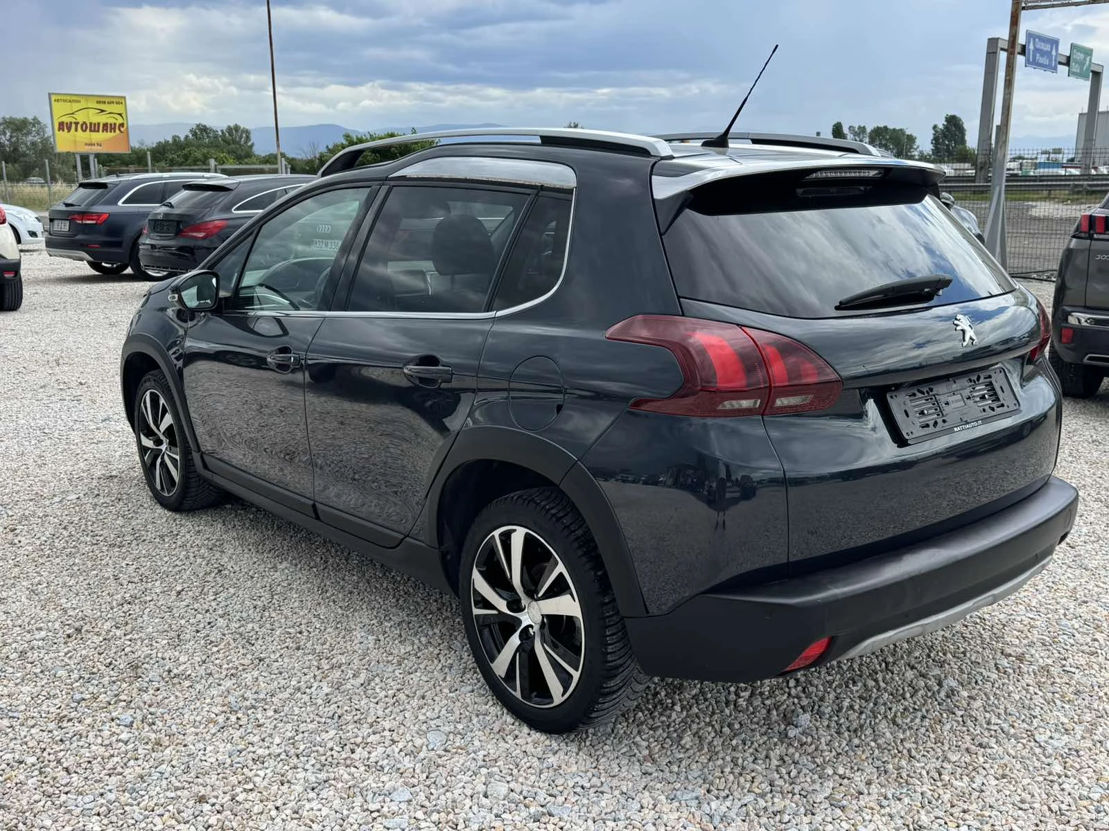Peugeot 2008 1.5BlueHDI, снимка 6 - Автомобили и джипове - 54658277