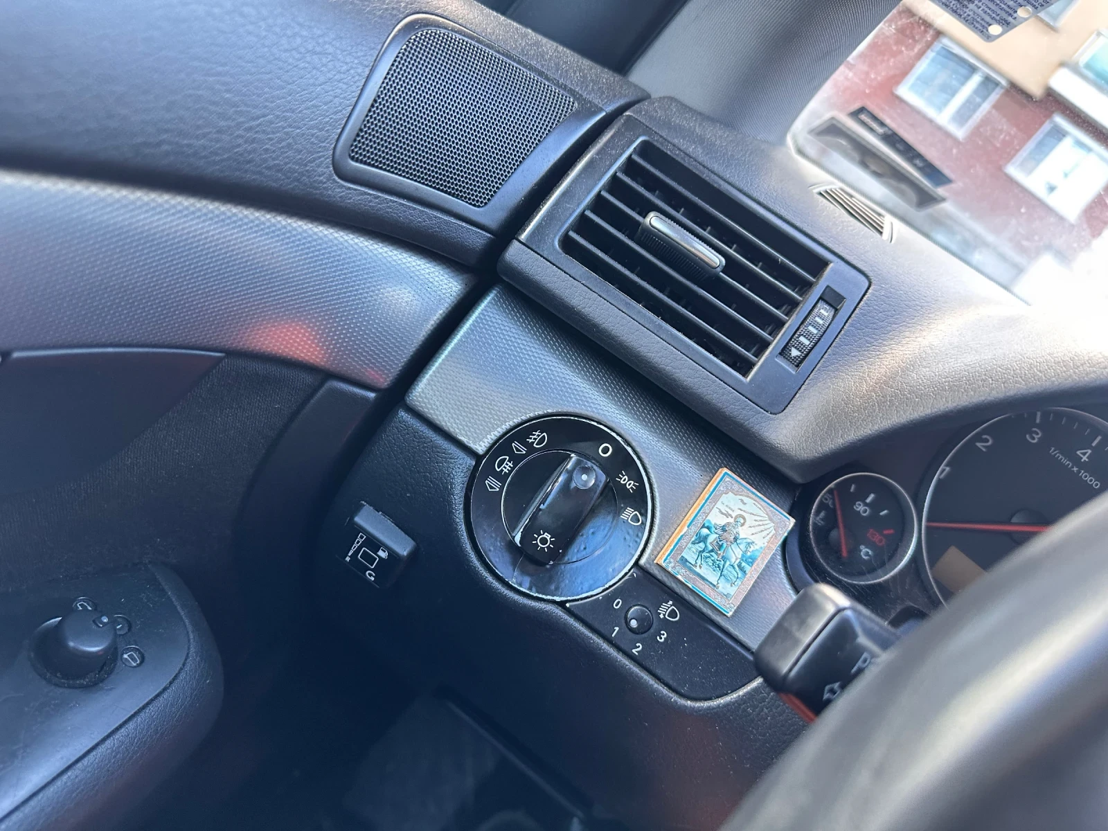 Audi A4 ГАЗ 2, 0 седан, снимка 13 - Автомобили и джипове - 54658228