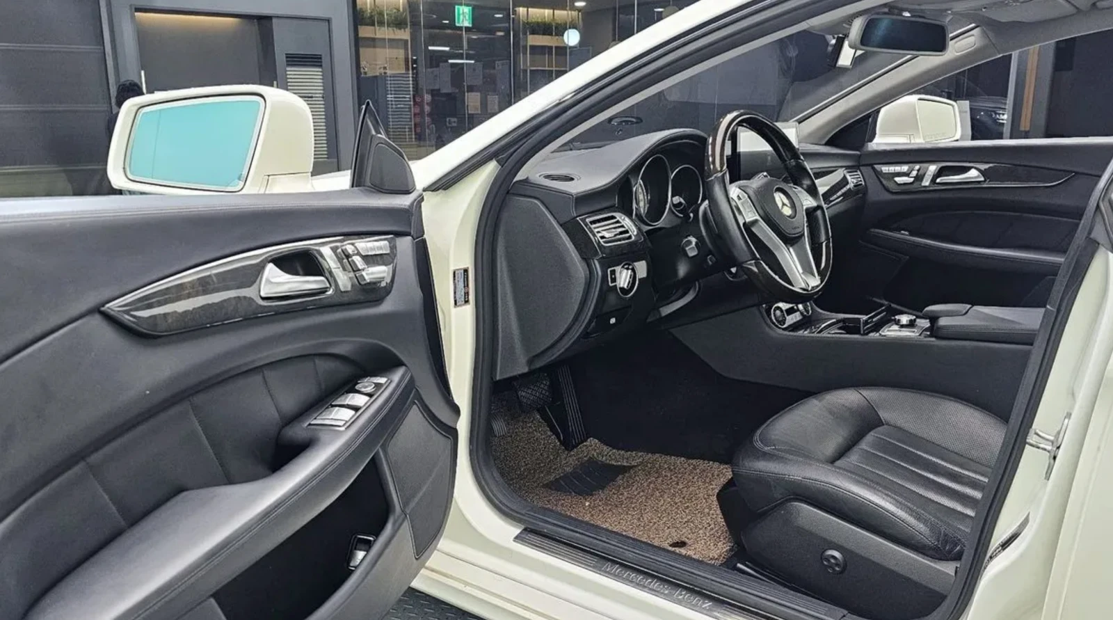 Mercedes-Benz CLS 350 Задна Камера* Blind spot* Крайна цена* , снимка 7 - Автомобили и джипове - 54681629