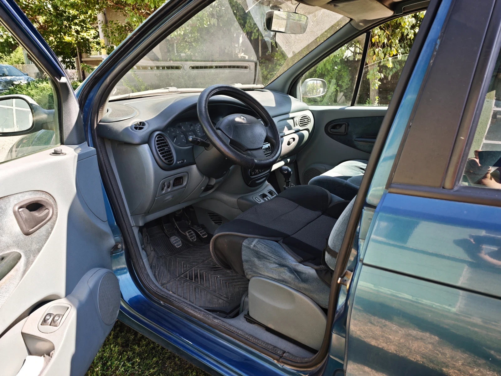 Renault Scenic 1.9 DTi, снимка 6 - Автомобили и джипове - 55679981