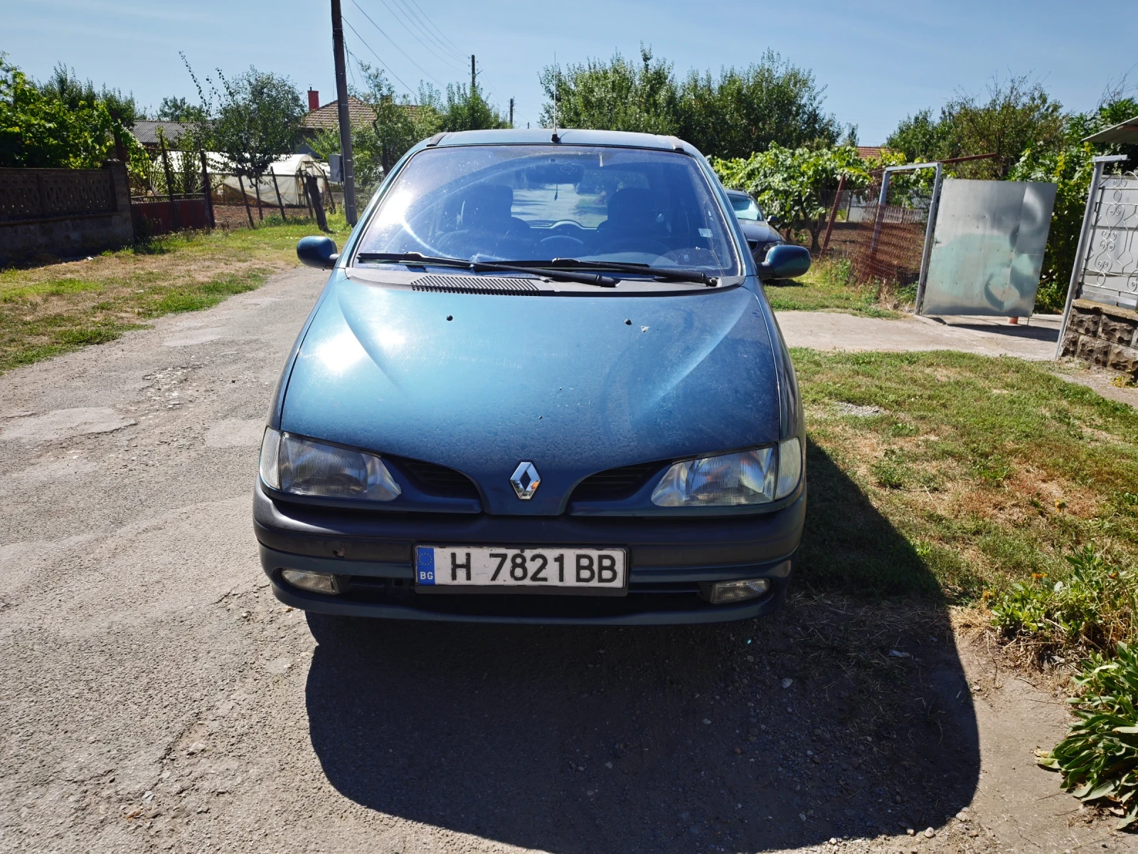 Renault Scenic 1.9 DTi, снимка 3 - Автомобили и джипове - 55679981