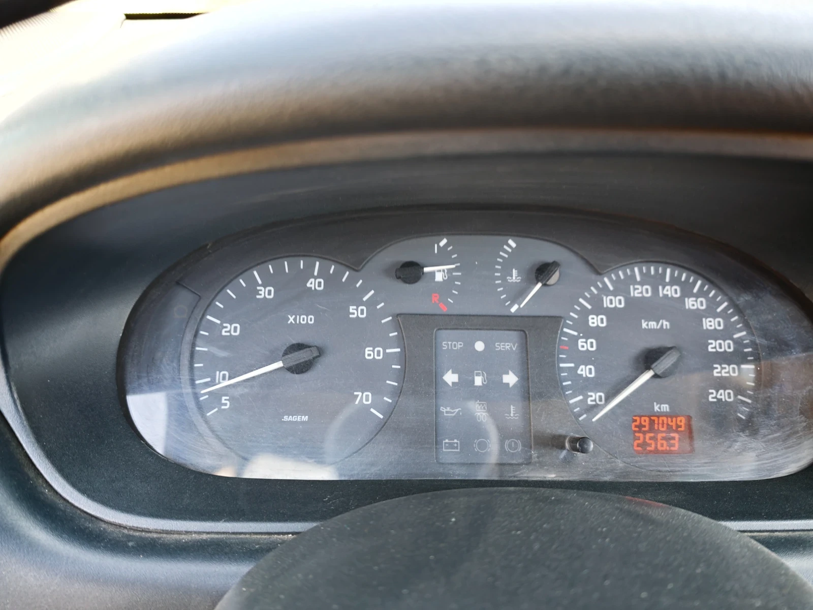Renault Scenic 1.9 DTi, снимка 11 - Автомобили и джипове - 55679981
