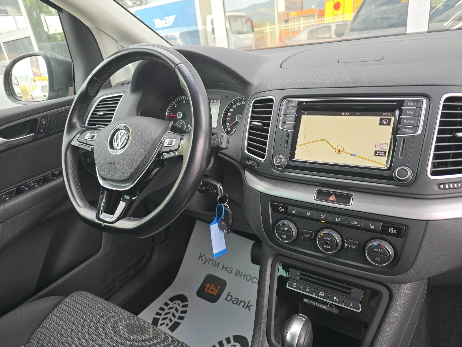 VW Sharan 7-места!DSG!Facelift!Швейцария!!, снимка 17 - Автомобили и джипове - 55894095