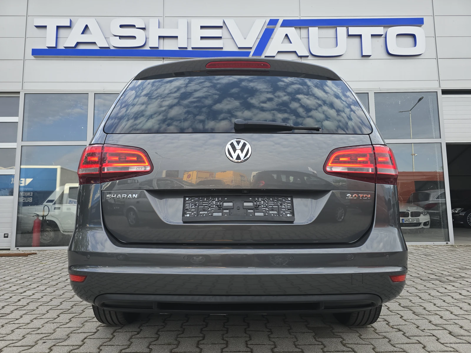 VW Sharan 7-места!DSG!Facelift!Швейцария!!, снимка 7 - Автомобили и джипове - 55894095