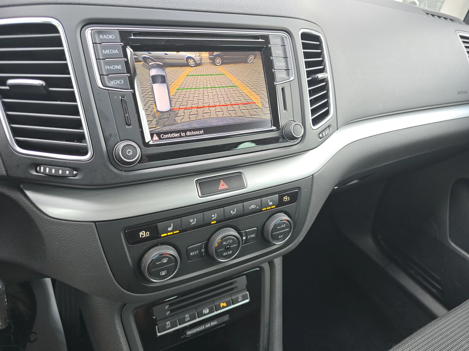 VW Sharan 7-места!DSG!Facelift!Швейцария!!, снимка 12 - Автомобили и джипове - 55894095