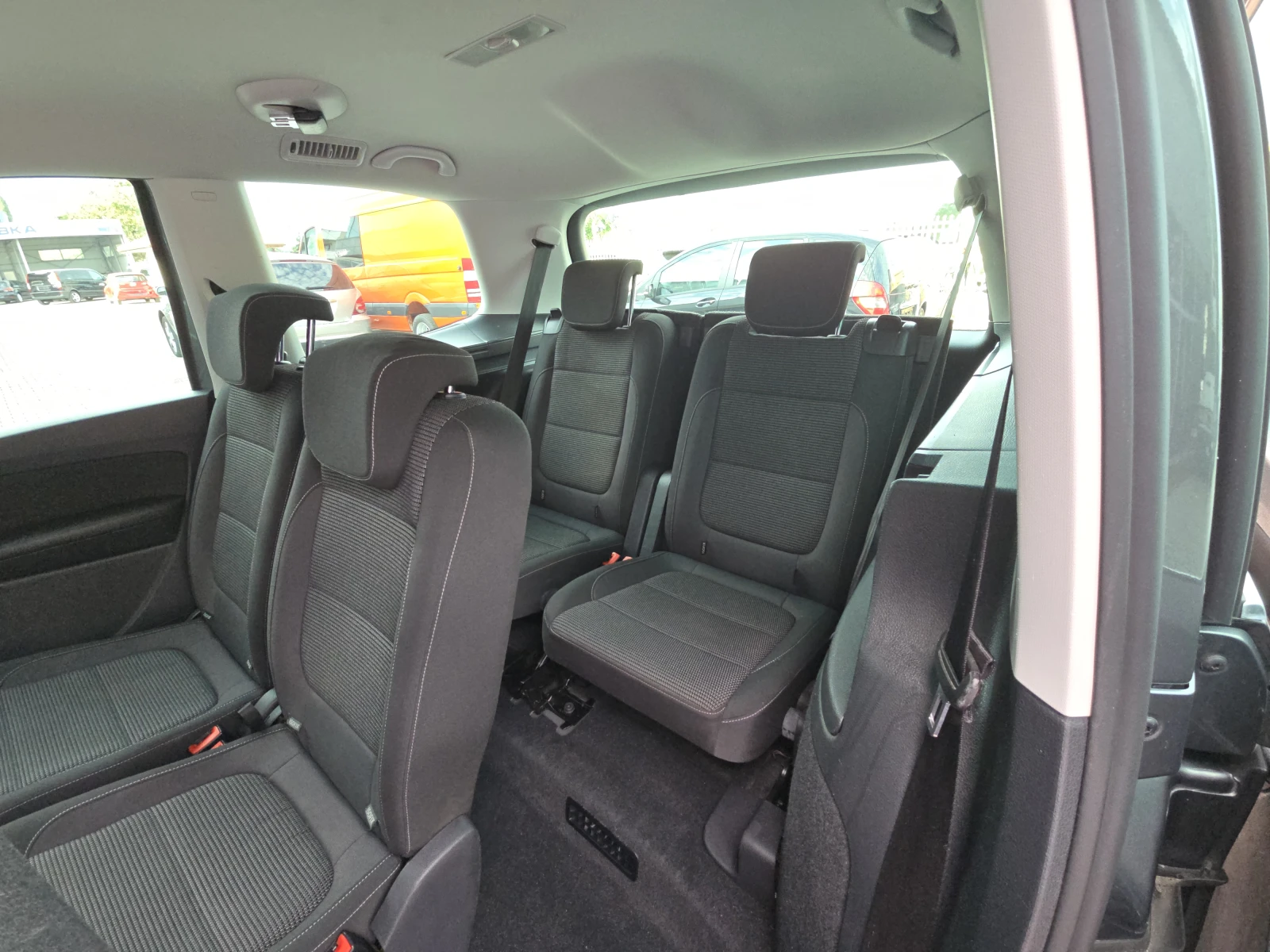 VW Sharan 7-места!DSG!Facelift!Швейцария!!, снимка 14 - Автомобили и джипове - 55894095