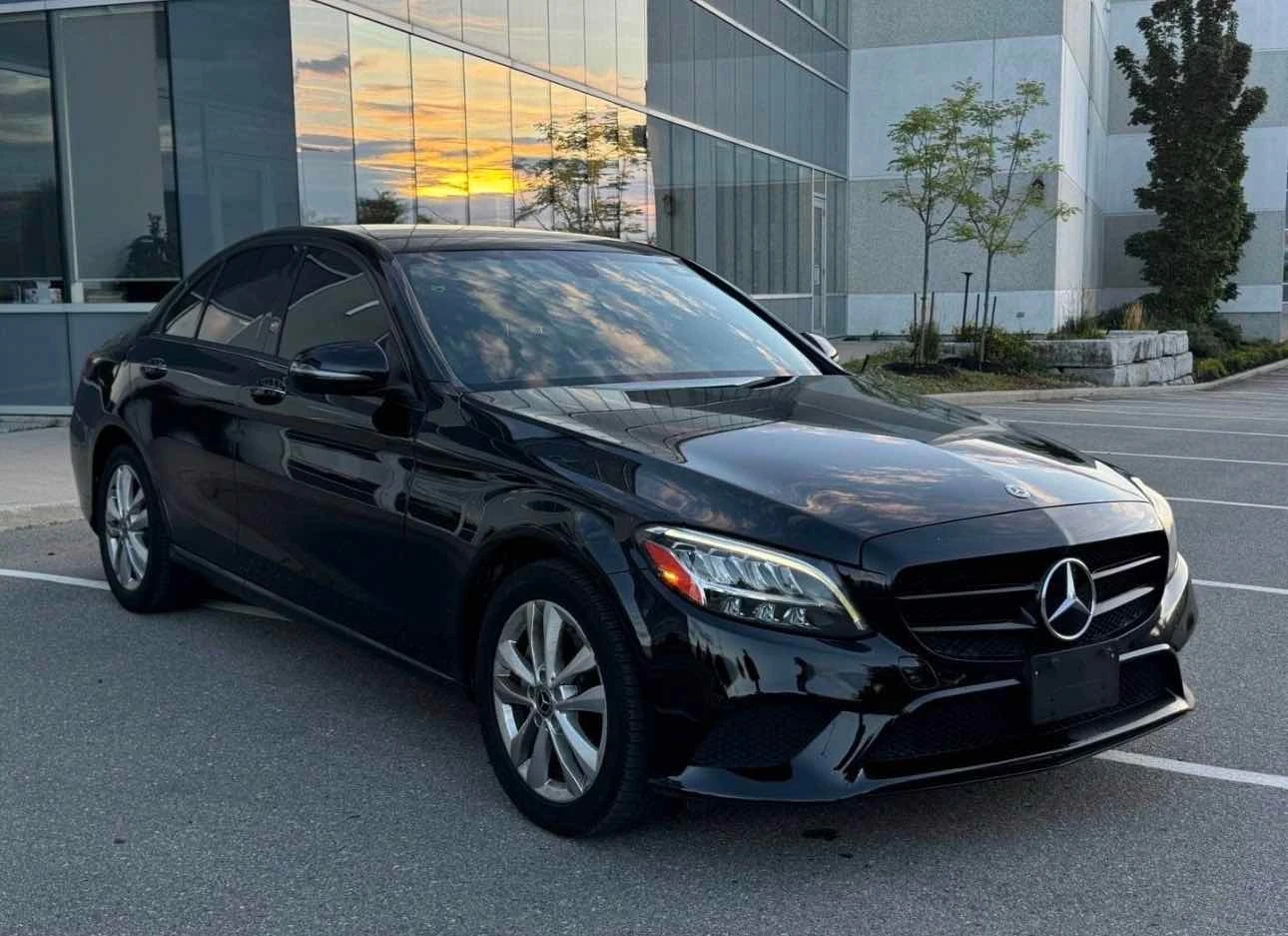 Mercedes-Benz C 300 4MATIC * ПАНОРАМА* ДВА КЛЮЧА* КАМЕРА* , снимка 3 - Автомобили и джипове - 56002603