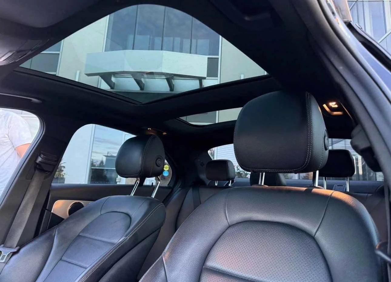 Mercedes-Benz C 300 4MATIC * ПАНОРАМА* ДВА КЛЮЧА* КАМЕРА* , снимка 14 - Автомобили и джипове - 56002603