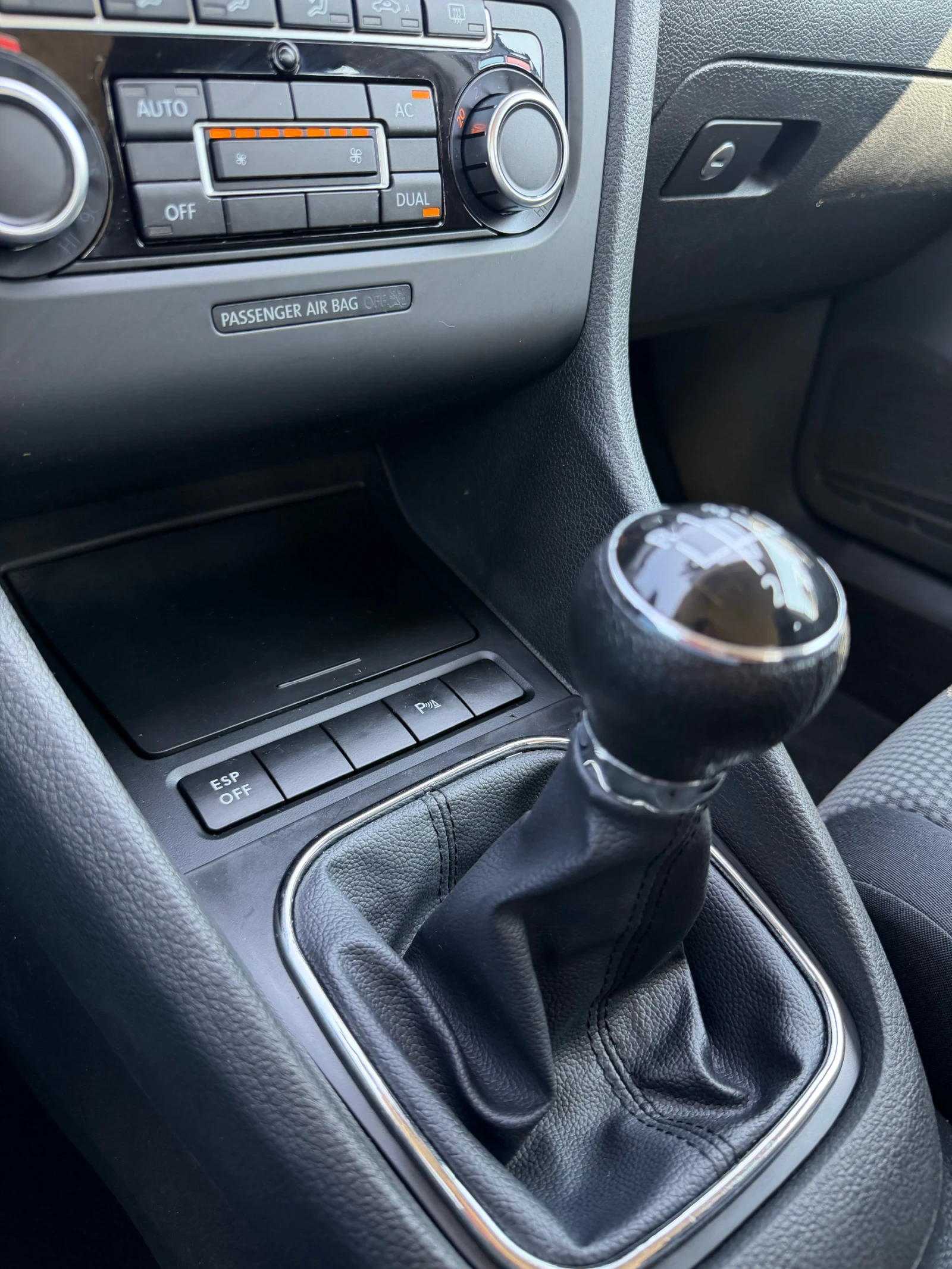 VW Golf 2.0TDi, снимка 8 - Автомобили и джипове - 56040260