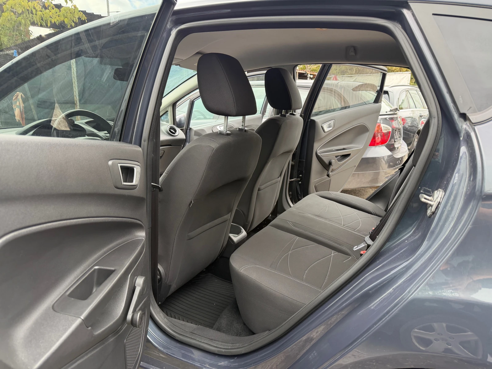 Ford Fiesta 1.2i FACELIFT KLIMA 2014G EVRO 5B , снимка 17 - Автомобили и джипове - 56294097