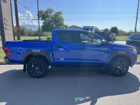 Toyota Hilux 2.8D 6АТ INVINCIBLE, снимка 3