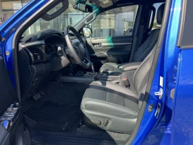 Toyota Hilux 2.8D 6АТ INVINCIBLE, снимка 10