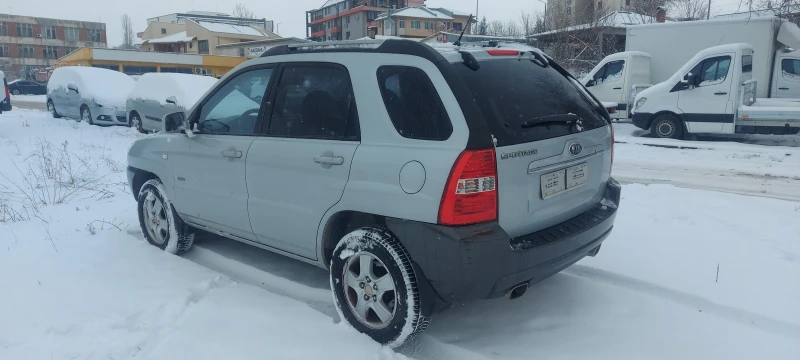 Kia Sportage 2.0 D, снимка 3 - Автомобили и джипове - 48669643