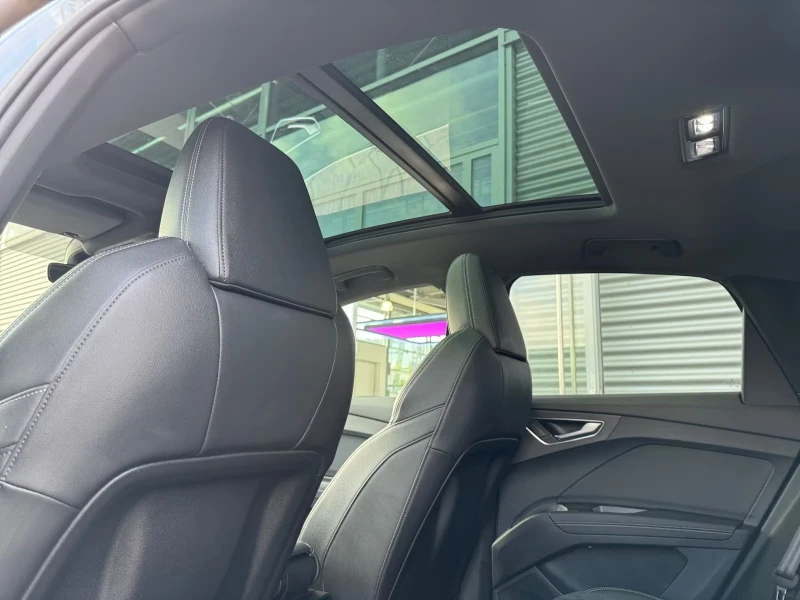 Audi Q4 50e-tron/299HP/SB/S-LINE/PANO/MATRIX/CAM/546g, снимка 14 - Автомобили и джипове - 52303508