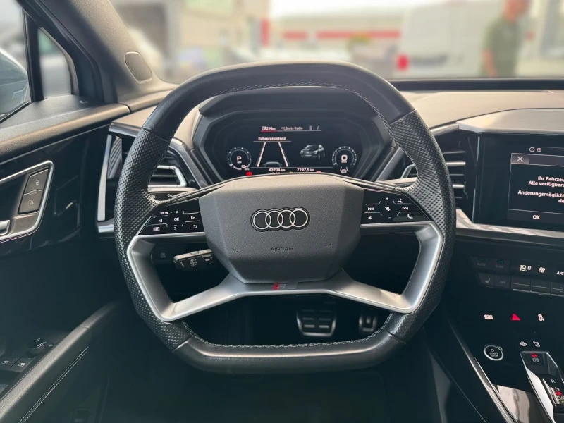 Audi Q4 50e-tron/299HP/SB/S-LINE/PANO/MATRIX/CAM/546g, снимка 8 - Автомобили и джипове - 52303508