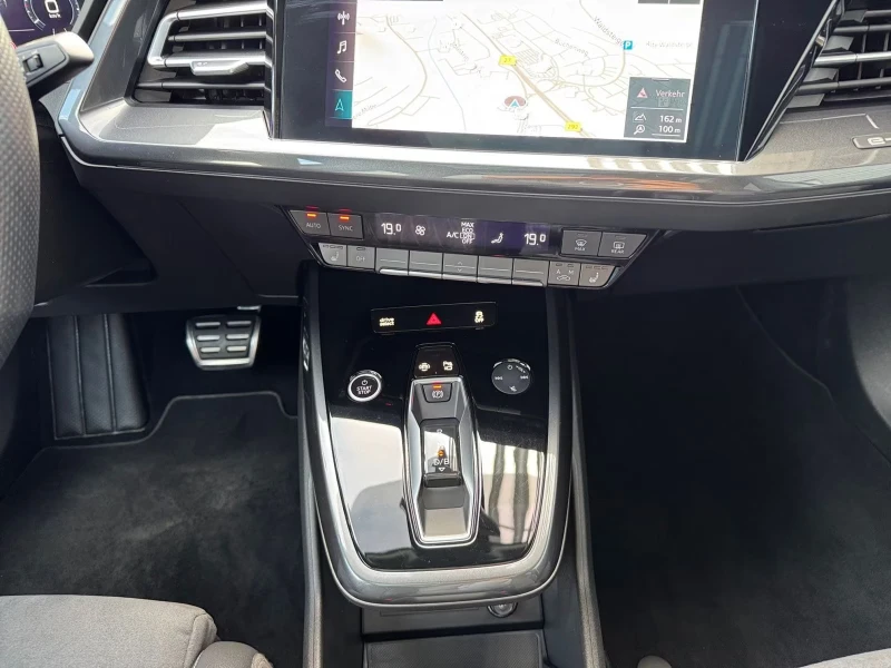 Audi Q4 50e-tron/299HP/SB/S-LINE/PANO/MATRIX/CAM/546g, снимка 11 - Автомобили и джипове - 52303508