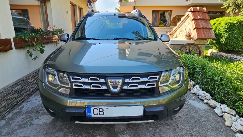 Dacia Duster 1.6-16V/105кс/4х4/Газ/кожа/клима/парктр/Автопилот, снимка 2 - Автомобили и джипове - 52395716