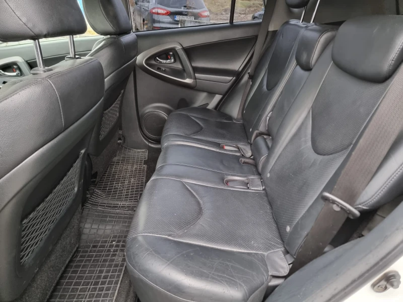 Toyota Rav4, снимка 9 - Автомобили и джипове - 52565457