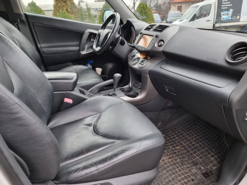Toyota Rav4, снимка 12 - Автомобили и джипове - 52565457