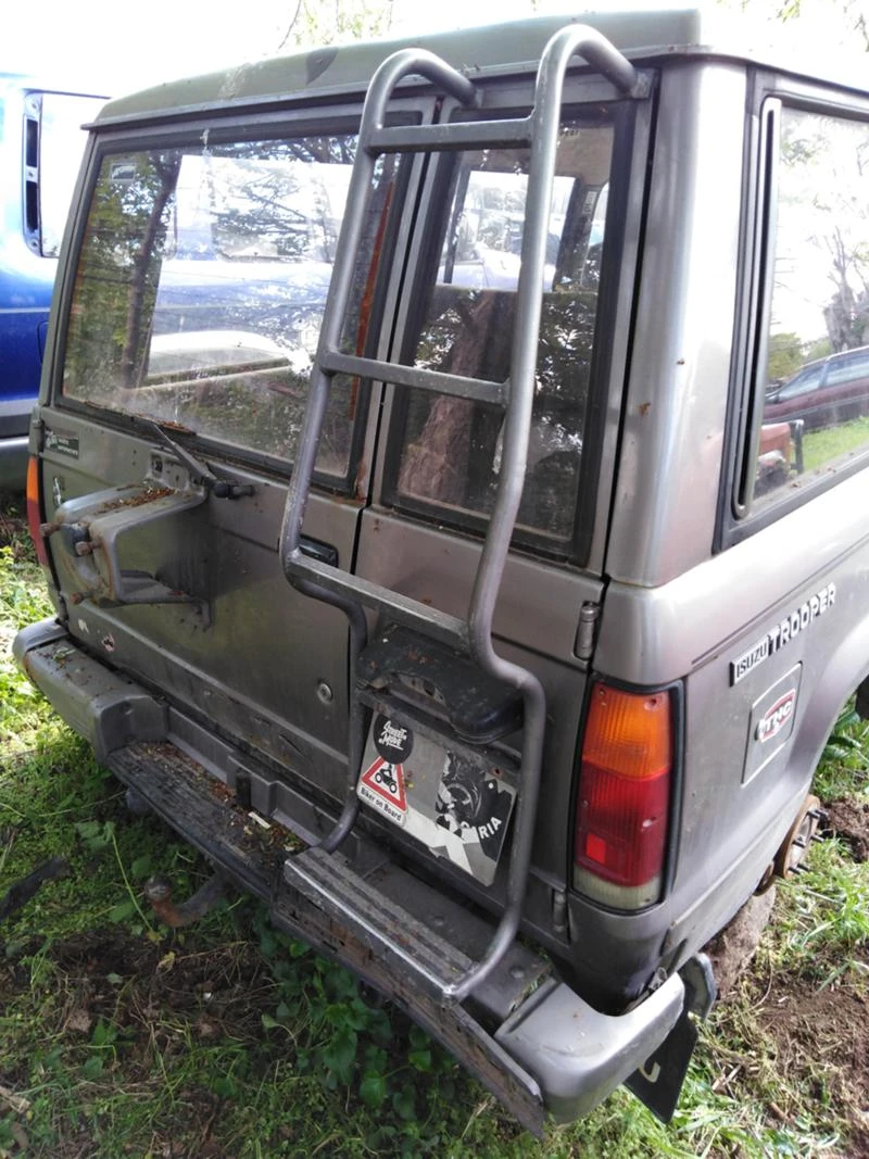 Isuzu Trooper 2,3D; TD , снимка 16 - Автомобили и джипове - 47016569