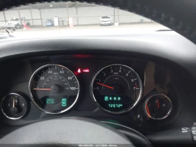 Jeep Wrangler UNLIMITED SAHARA 4X4 - изображение 10