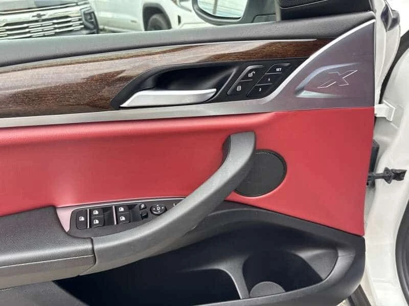 BMW X3 * xDrive30i RED INTERIOR| PREMIUM PKG * CARFAX * Ц, снимка 13 - Автомобили и джипове - 55501035