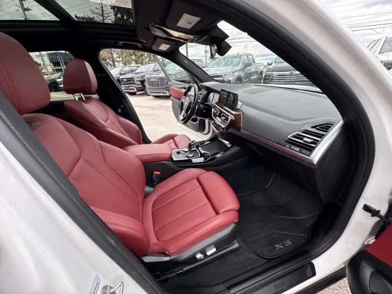 BMW X3 * xDrive30i RED INTERIOR| PREMIUM PKG * CARFAX * Ц, снимка 16 - Автомобили и джипове - 55501035