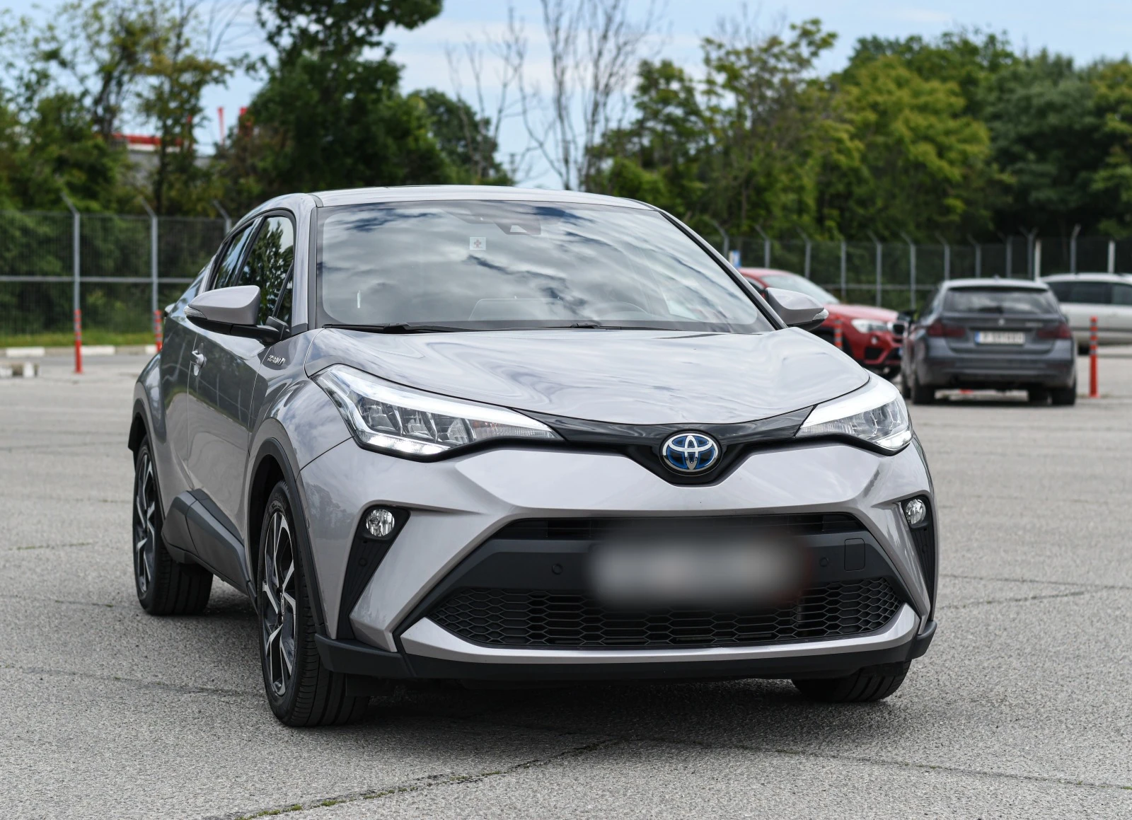 Toyota C-HR 2.0 Hybrid Luxury - изображение 2