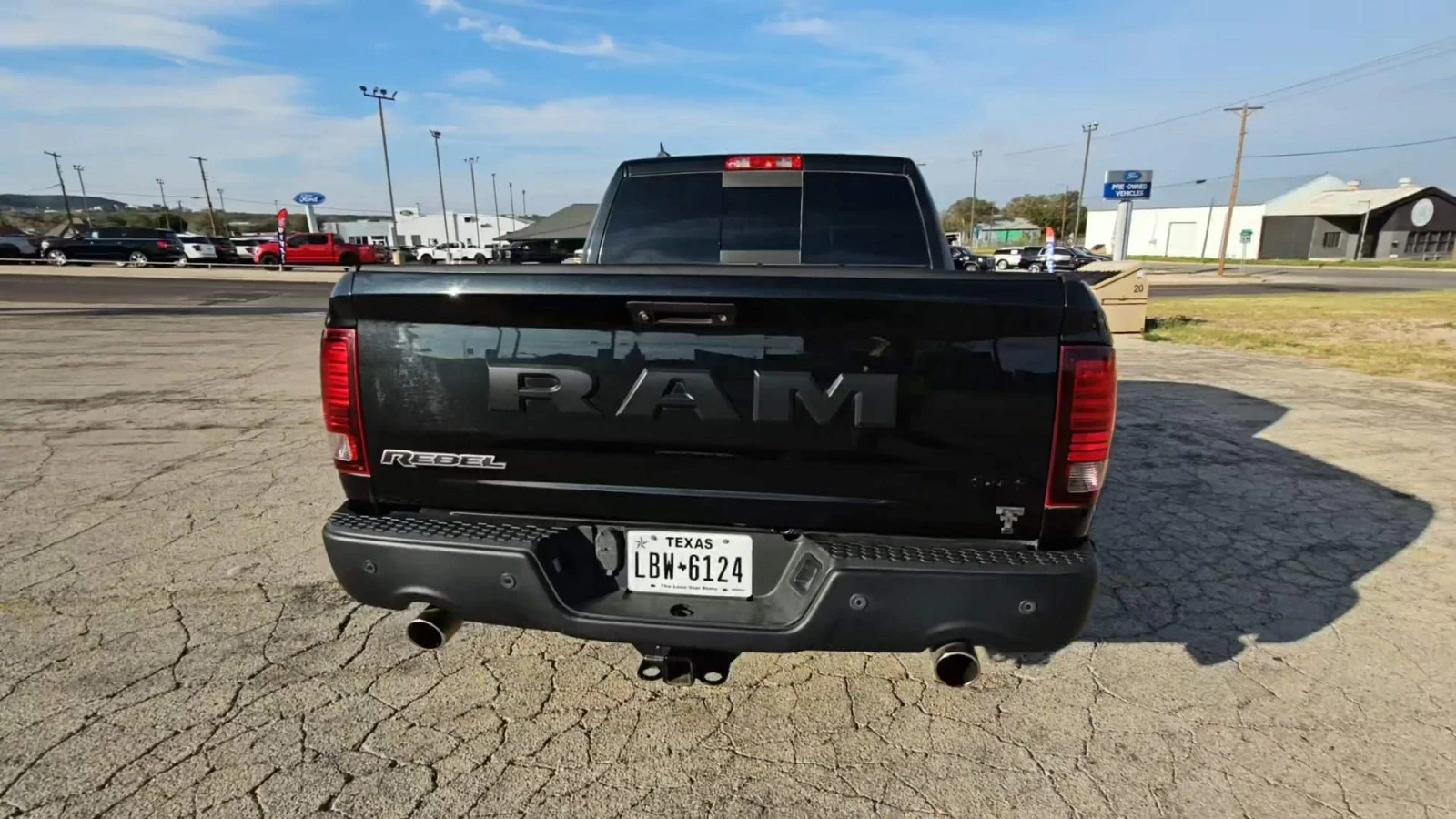 Dodge RAM 1500 Rebel Crew Cab Extra Short Bed - изображение 3