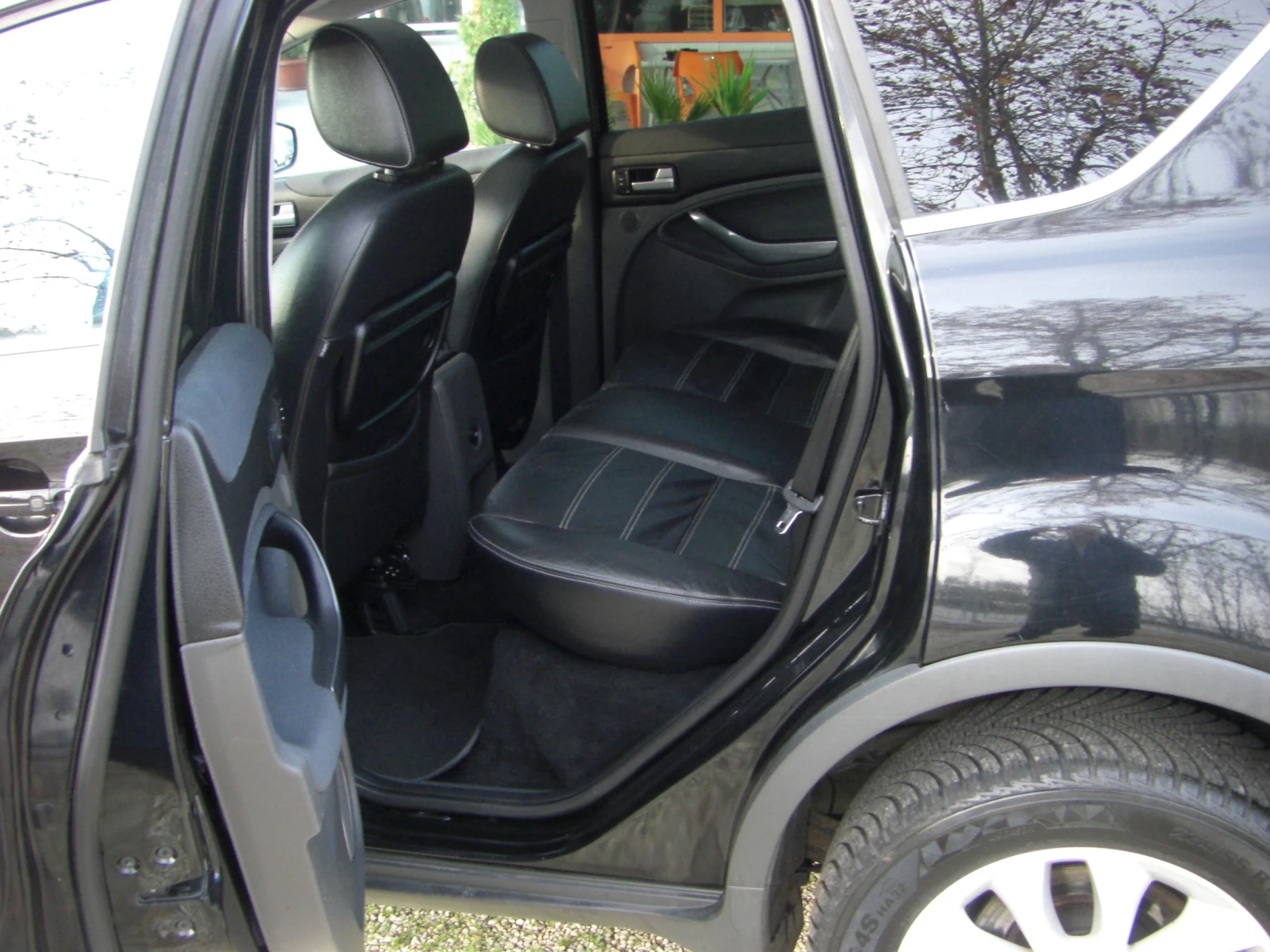 Ford Kuga 2.0tdci 4x4 Keyless Panorama KOJA, снимка 13 - Автомобили и джипове - 53960506