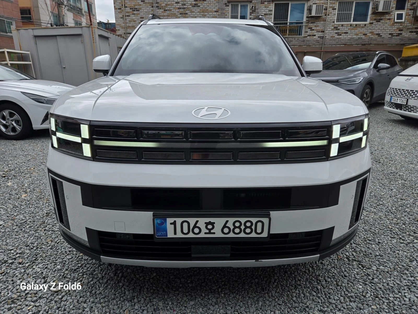 Hyundai Santa fe 1.6 HEV* ЛЮК* KEYLESS* ПОДГРЕВ ВОЛАН* КРАЙНА ЦЕНА, снимка 2 - Автомобили и джипове - 55323808